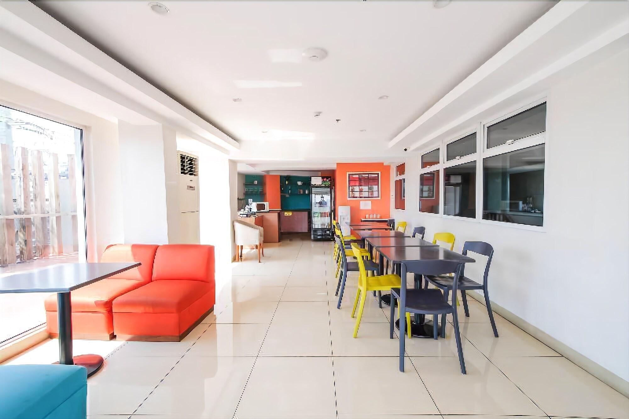 Myspace Hotel @Bgc Pasig City Exteriör bild