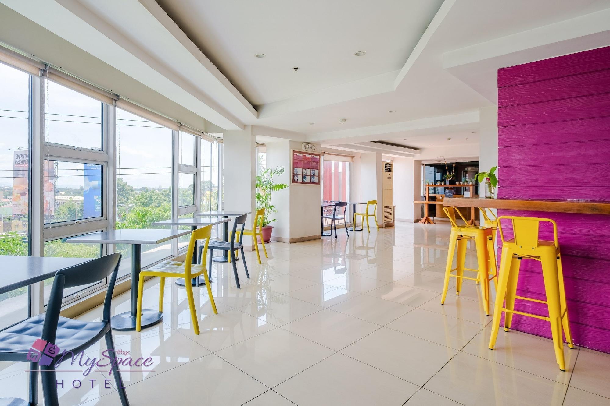 Myspace Hotel @Bgc Pasig City Exteriör bild