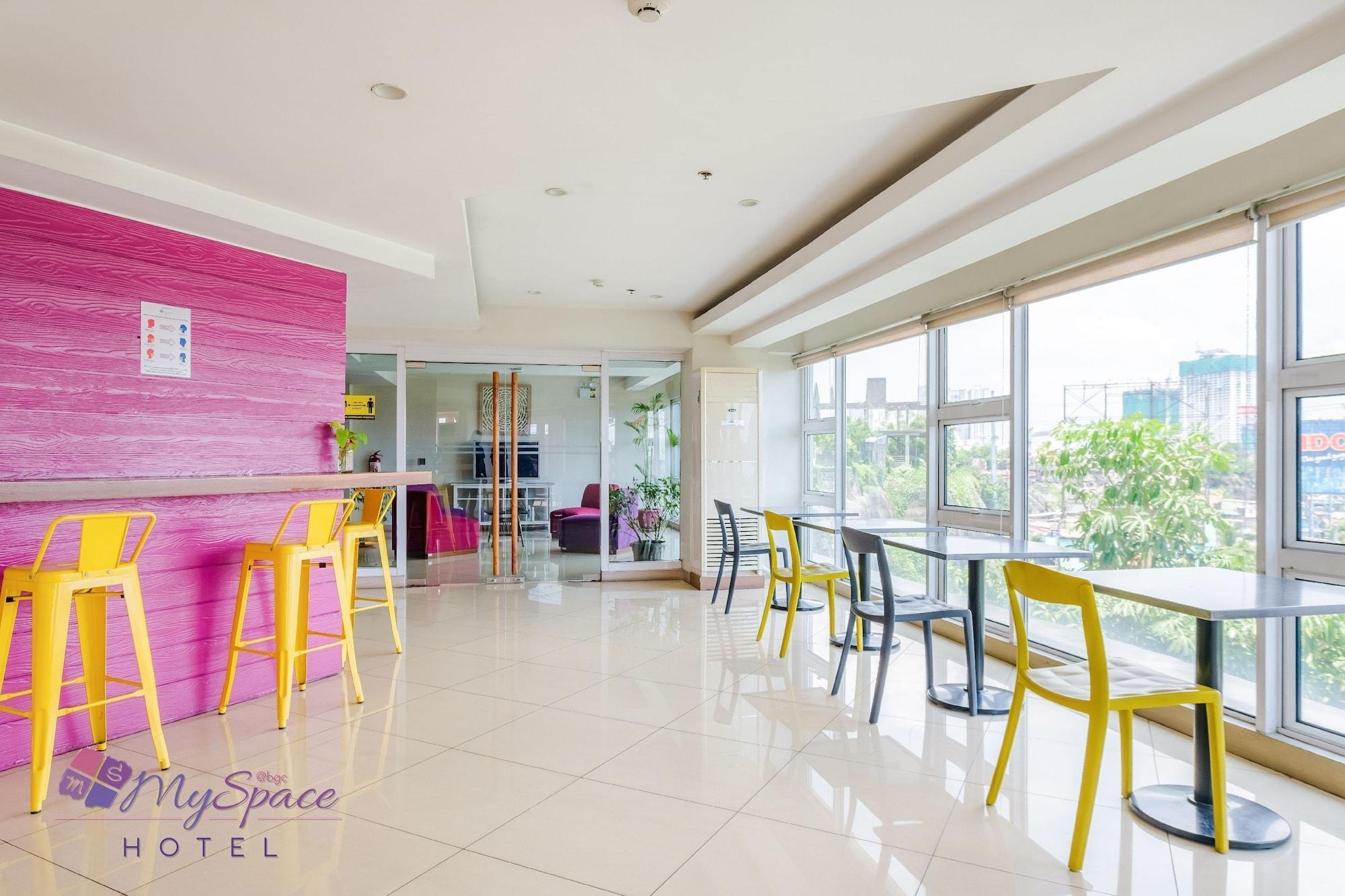Myspace Hotel @Bgc Pasig City Exteriör bild