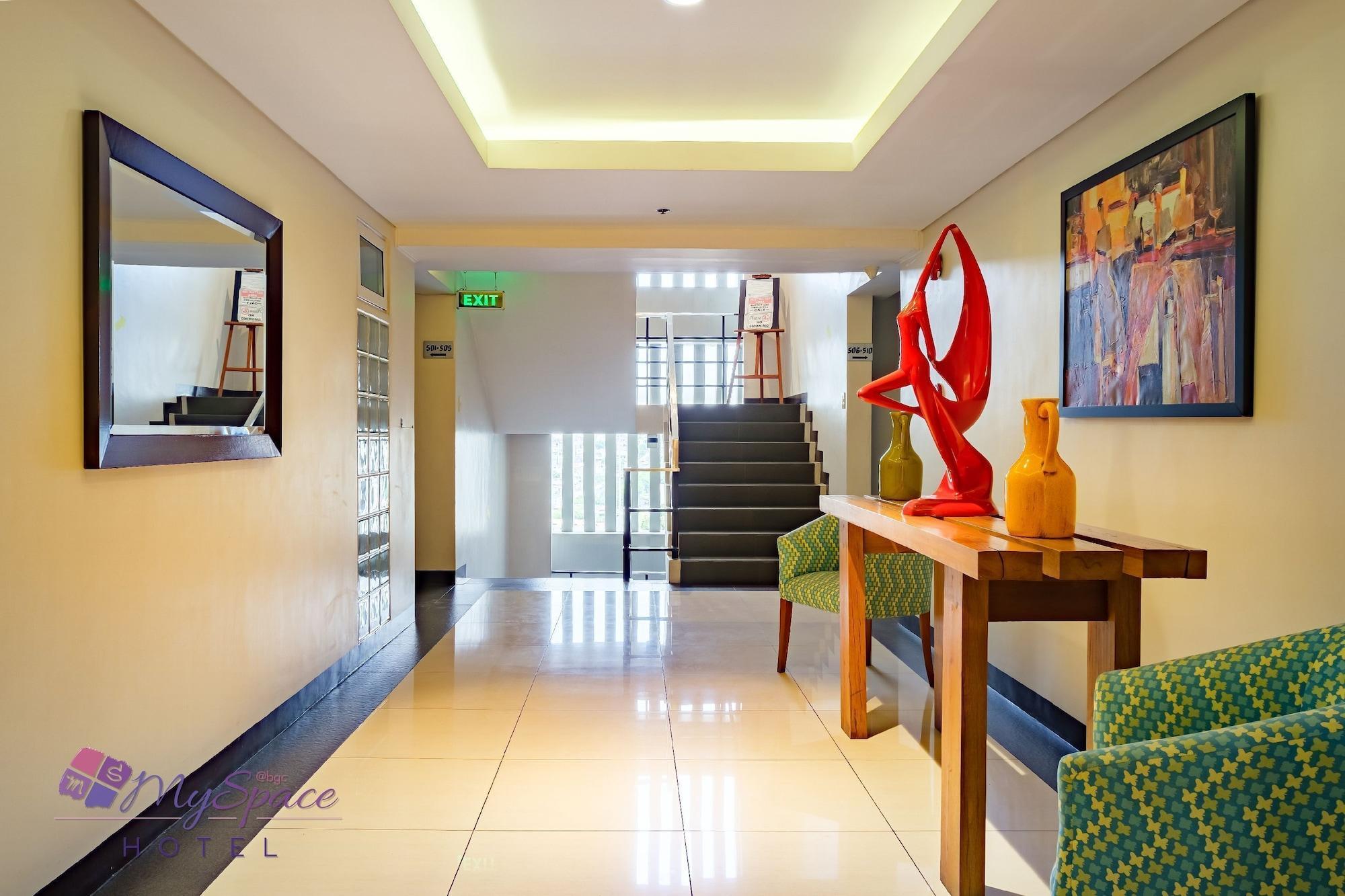 Myspace Hotel @Bgc Pasig City Exteriör bild