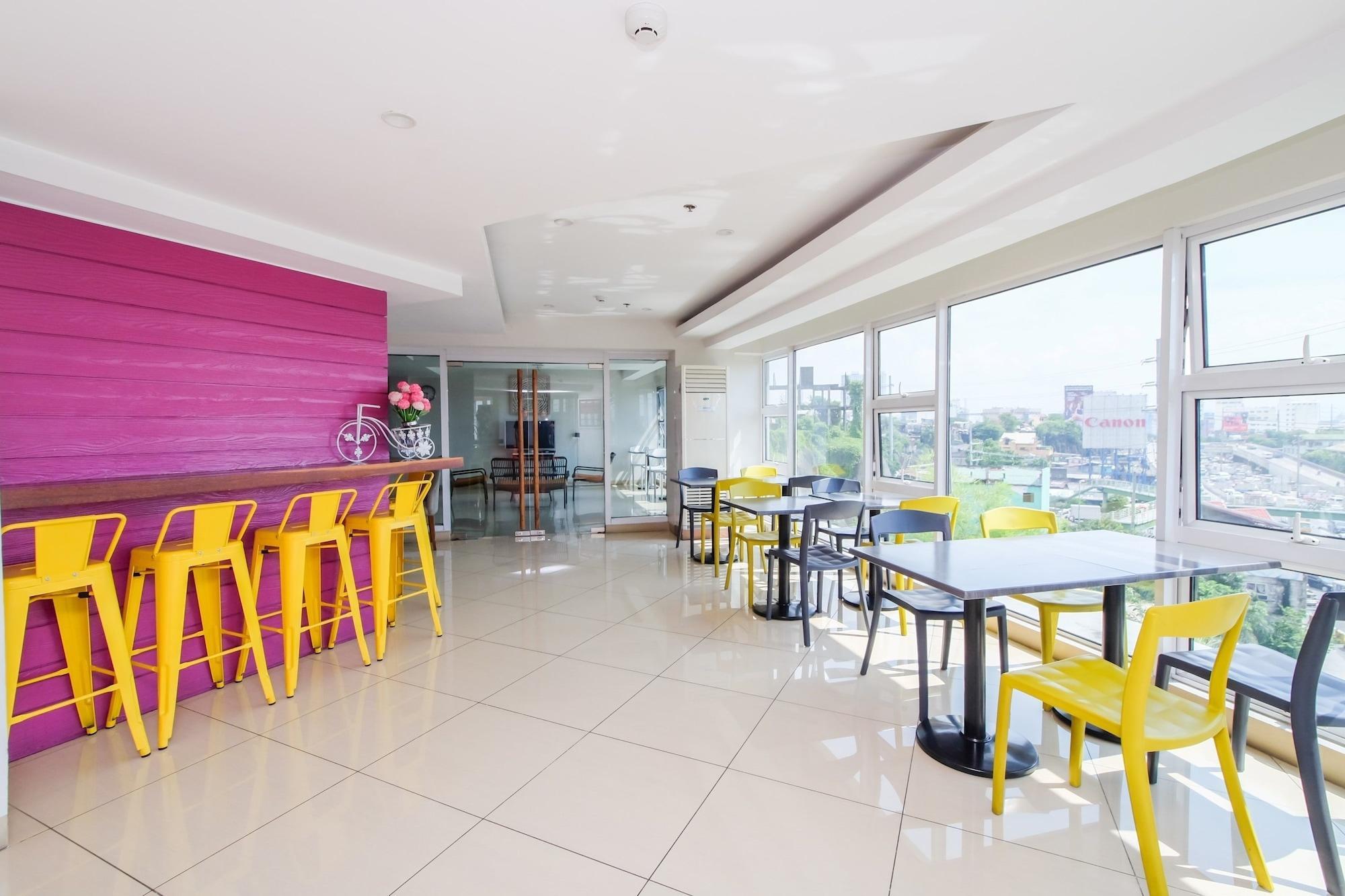 Myspace Hotel @Bgc Pasig City Exteriör bild